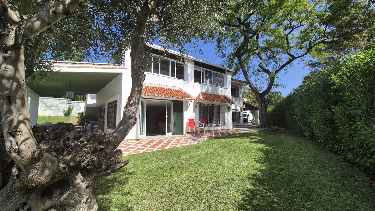 Villas de 5 dormitorios en venta en Elviria – R4649023 Villas de 5 dormitorios en venta en Elviria – R4649023