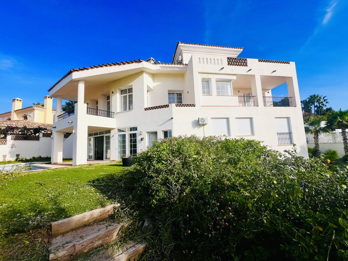 Villas de 4 dormitorios en venta en La Quinta – R5216302 Villas de 4 dormitorios en venta en La Quinta – R5216302