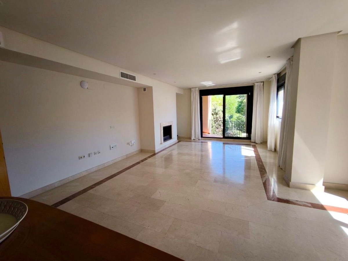 2 bedroom Penthouses for sale in Puerto Banús – R5400007 2 bedroom Penthouses for sale in Puerto Banús – R5400007
