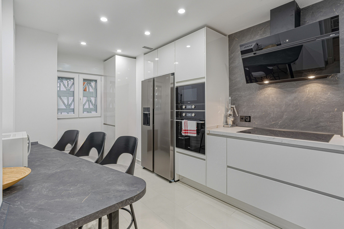 3 bedroom Apartments for sale in Milla de Oro – R5061232 3 bedroom Apartments for sale in Milla de Oro – R5061232