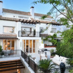Adosados de 5 dormitorios en venta en Milla de Oro – R5352745 Adosados de 5 dormitorios en venta en Milla de Oro – R5352745
