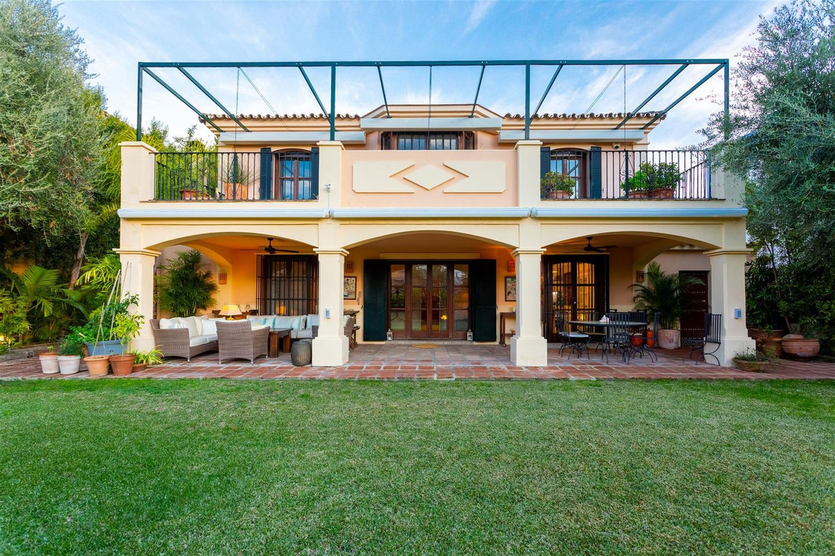5 bedroom Villas for sale in Guadalmina Alta – R5320693 5 bedroom Villas for sale in Guadalmina Alta – R5320693