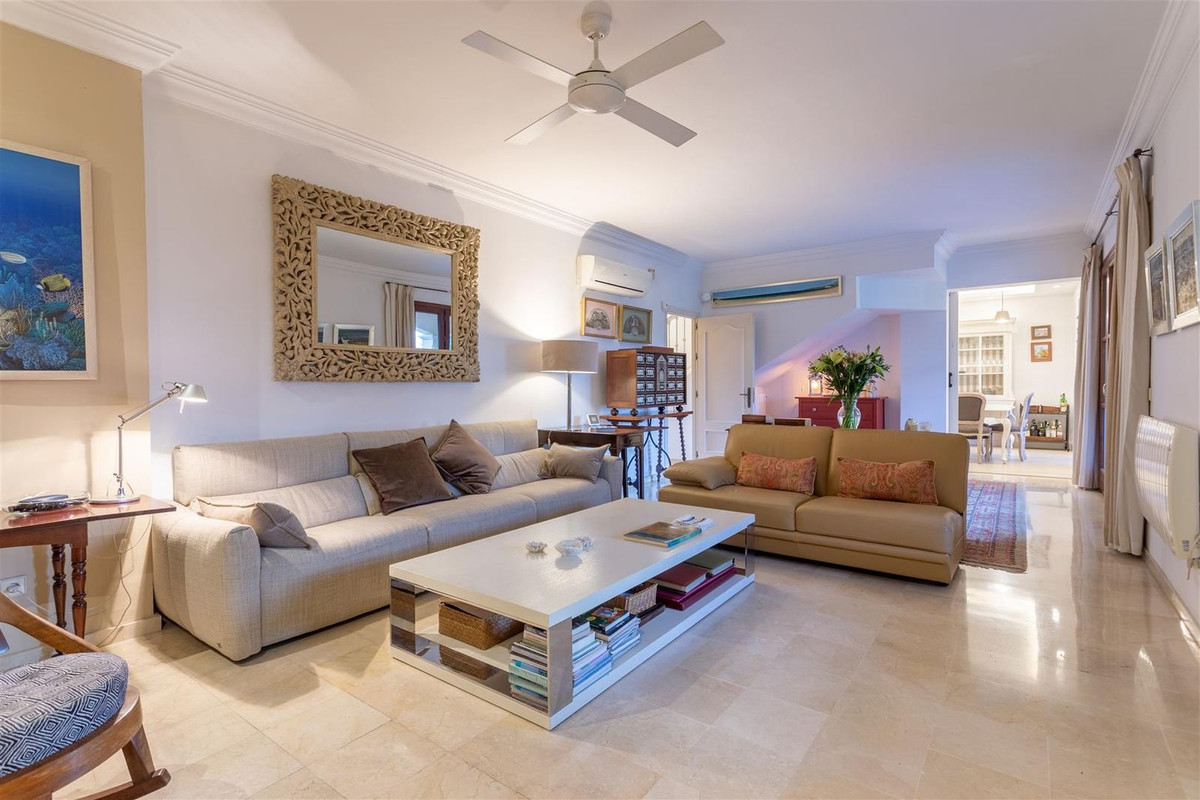 5 bedroom Villas for sale in Guadalmina Alta – R5320693 5 bedroom Villas for sale in Guadalmina Alta – R5320693