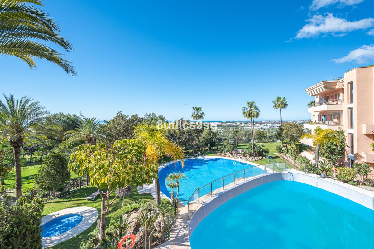 Apartamentos de 3 dormitorios en venta en Nueva Andalucía – R5081176 Apartamentos de 3 dormitorios en venta en Nueva Andalucía – R5081176