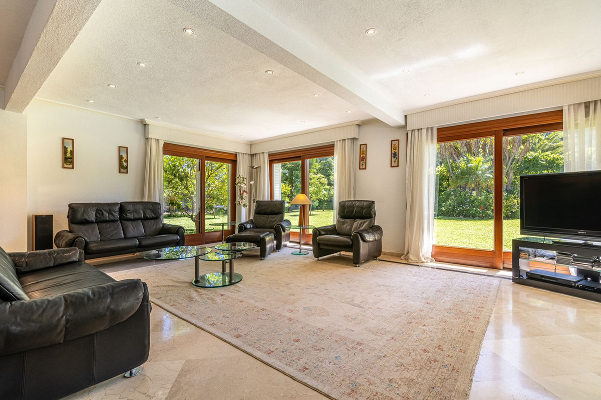 5 bedroom Villas for sale in Nueva Milla de Oro – R5367022 5 bedroom Villas for sale in Nueva Milla de Oro – R5367022