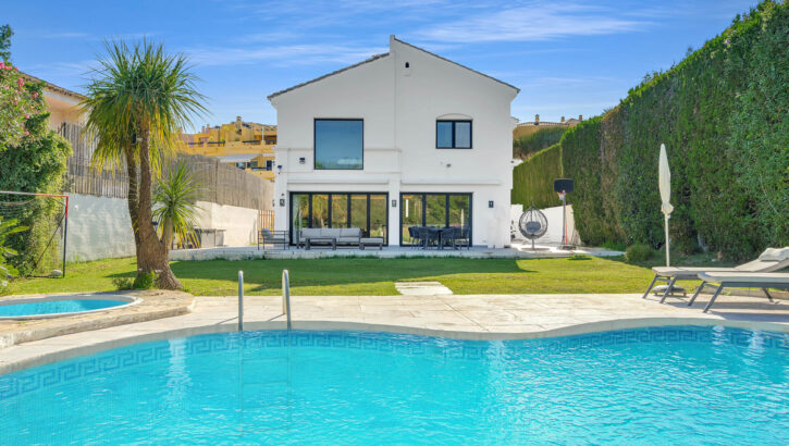 Villas de 4 dormitorios en venta en Guadalmina Alta – R5393566 Villas de 4 dormitorios en venta en Guadalmina Alta – R5393566 en