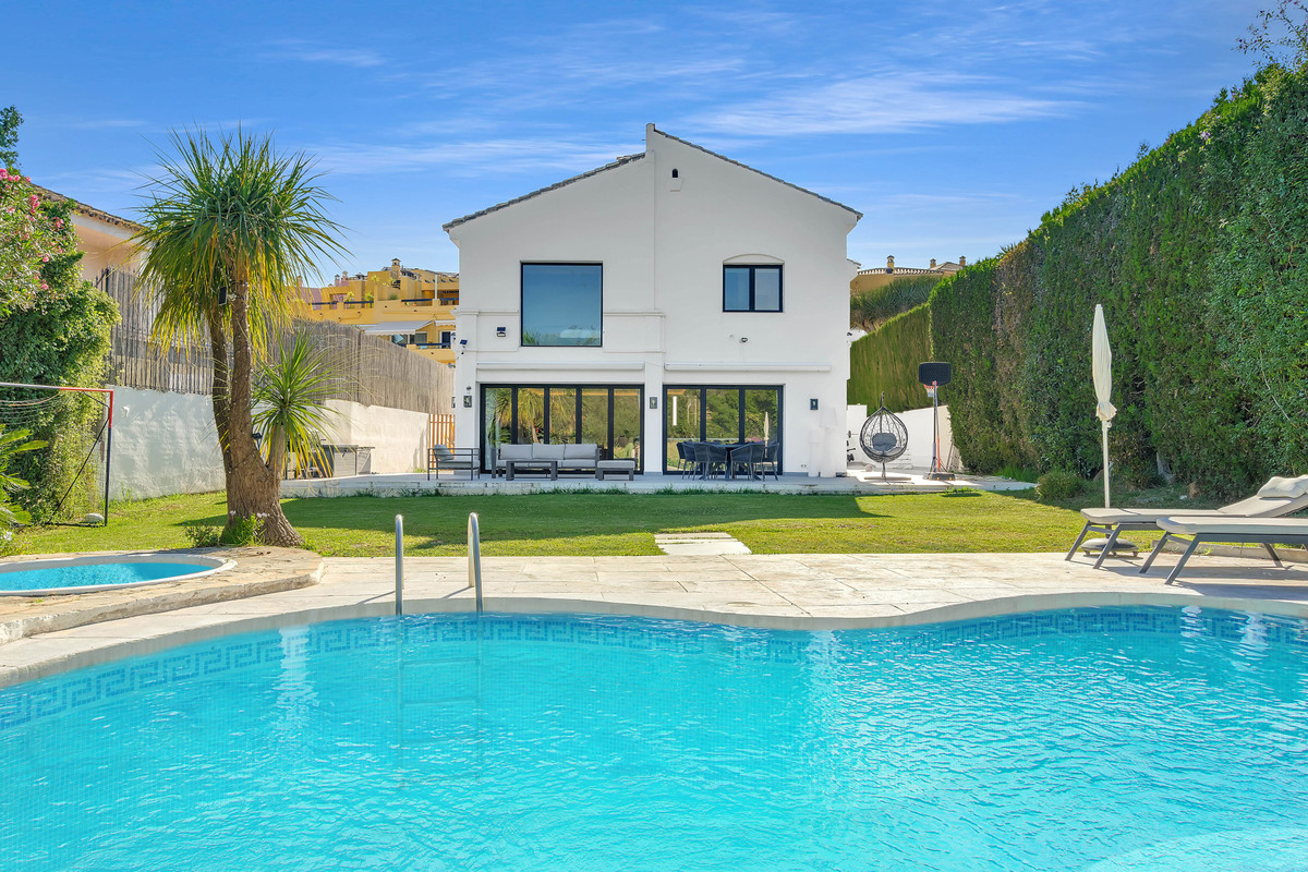 4 bedroom Villas for sale in Guadalmina Alta – R5393566 4 bedroom Villas for sale in Guadalmina Alta – R5393566