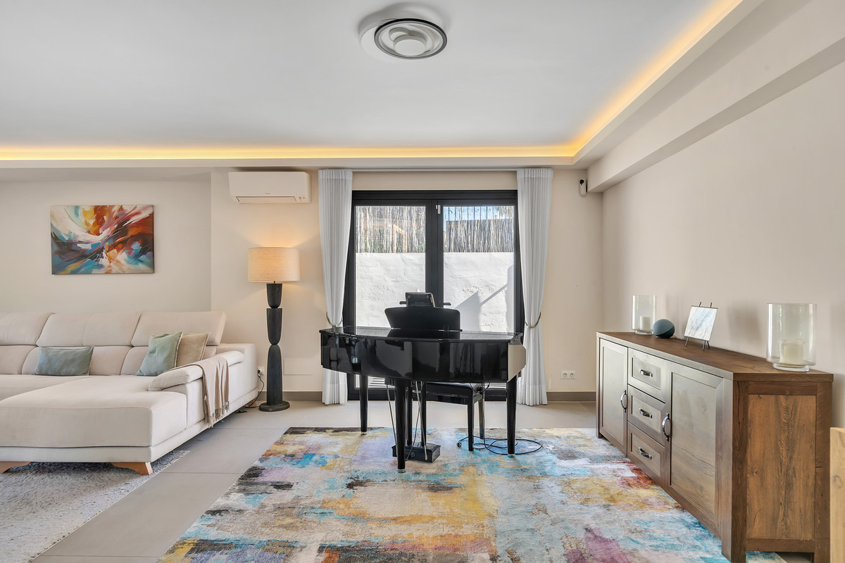 4 bedroom Villas for sale in Guadalmina Alta – R5393566 4 bedroom Villas for sale in Guadalmina Alta – R5393566
