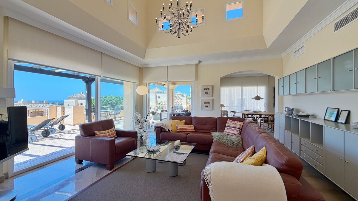 Apartamentos de 4 dormitorios en venta en Elviria – R5407240 Apartamentos de 4 dormitorios en venta en Elviria – R5407240