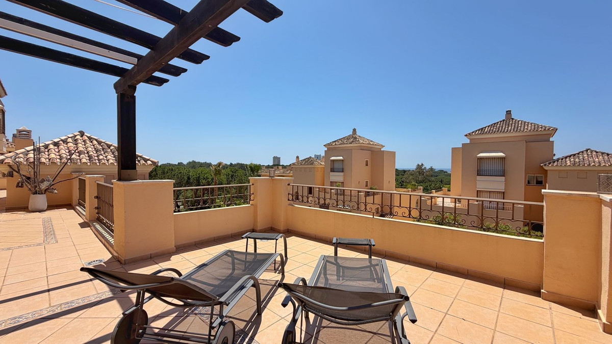 Apartamentos de 4 dormitorios en venta en Elviria – R5407240 Apartamentos de 4 dormitorios en venta en Elviria – R5407240