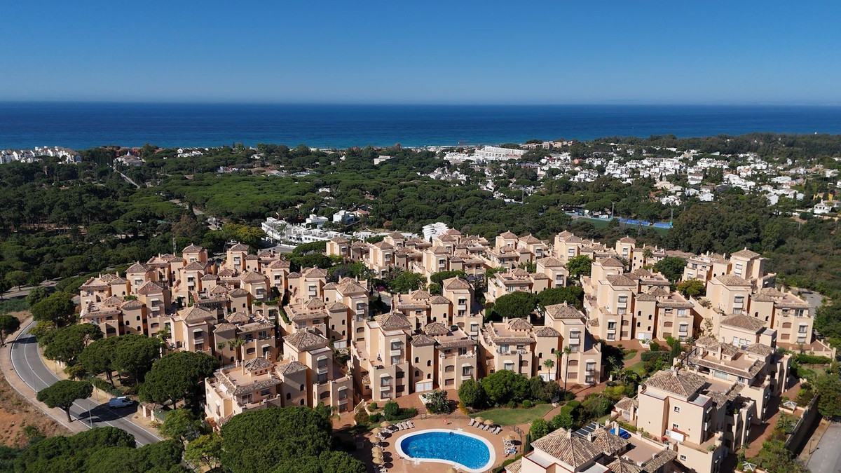 Apartamentos de 4 dormitorios en venta en Elviria – R5407240 Apartamentos de 4 dormitorios en venta en Elviria – R5407240