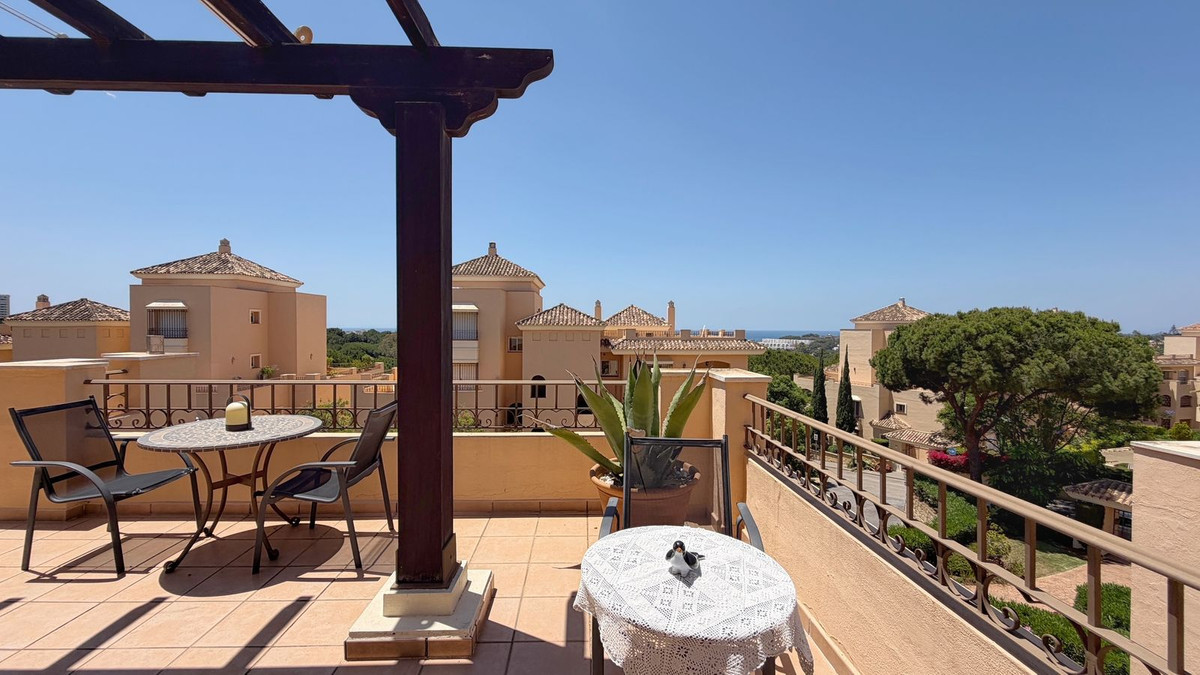 Apartamentos de 4 dormitorios en venta en Elviria – R5407240 Apartamentos de 4 dormitorios en venta en Elviria – R5407240