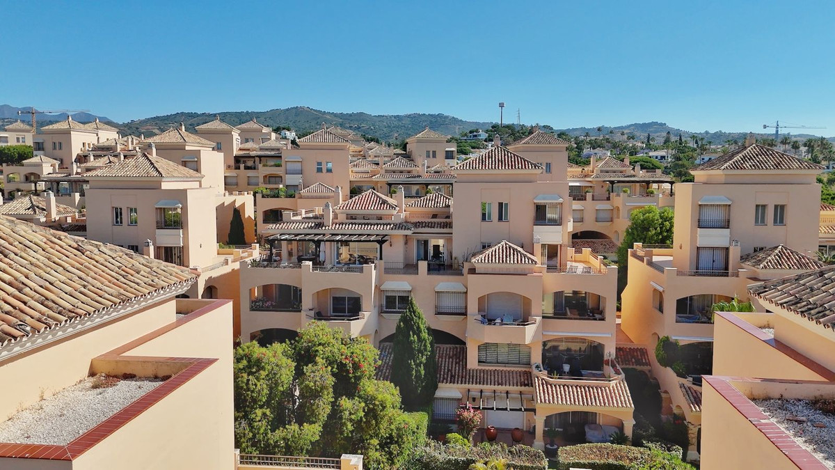 Apartamentos de 4 dormitorios en venta en Elviria – R5407240 Apartamentos de 4 dormitorios en venta en Elviria – R5407240