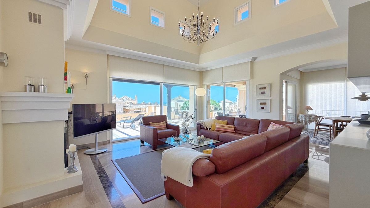 Apartamentos de 4 dormitorios en venta en Elviria – R5407240 Apartamentos de 4 dormitorios en venta en Elviria – R5407240
