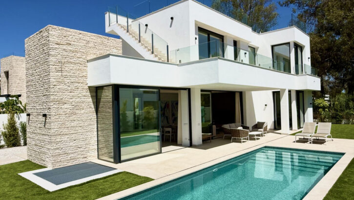 6 bedroom Villas for sale in Nueva Milla de Oro – R4014655 6 bedroom Villas for sale in Nueva Milla de Oro – R4014655 in
