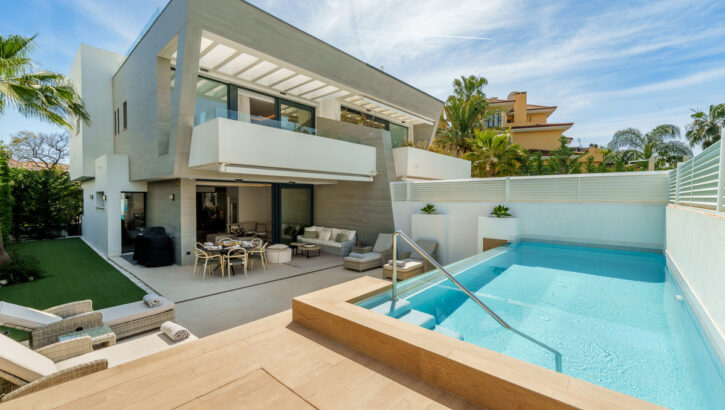 5 bedroom Semi-detached for sale in Puerto Banús – R5469355 5 bedroom Semi-detached for sale in Puerto Banús – R5469355 in