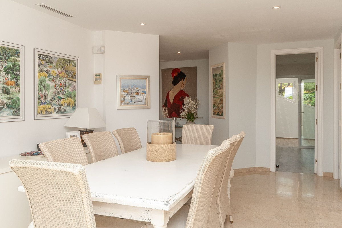Apartamentos de 3 dormitorios en venta en Elviria Hills – R5452276 Apartamentos de 3 dormitorios en venta en Elviria Hills – R5452276