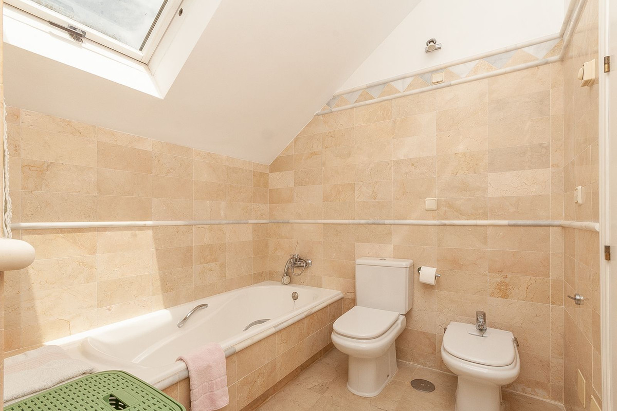 Apartamentos de 3 dormitorios en venta en Elviria Hills – R5452276 Apartamentos de 3 dormitorios en venta en Elviria Hills – R5452276