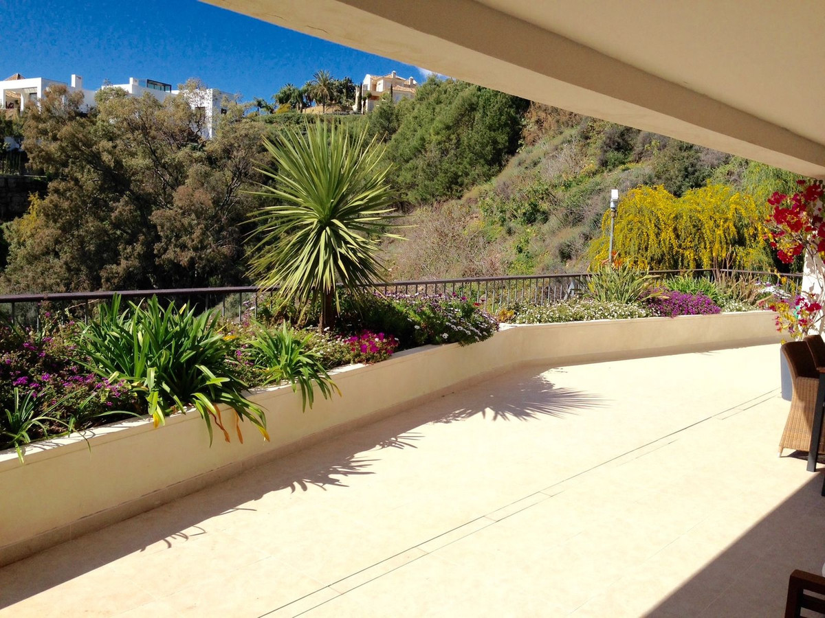 Apartamentos de 3 dormitorios en venta en Altos de los Monteros – R5452345 Apartamentos de 3 dormitorios en venta en Altos de los Monteros – R5452345