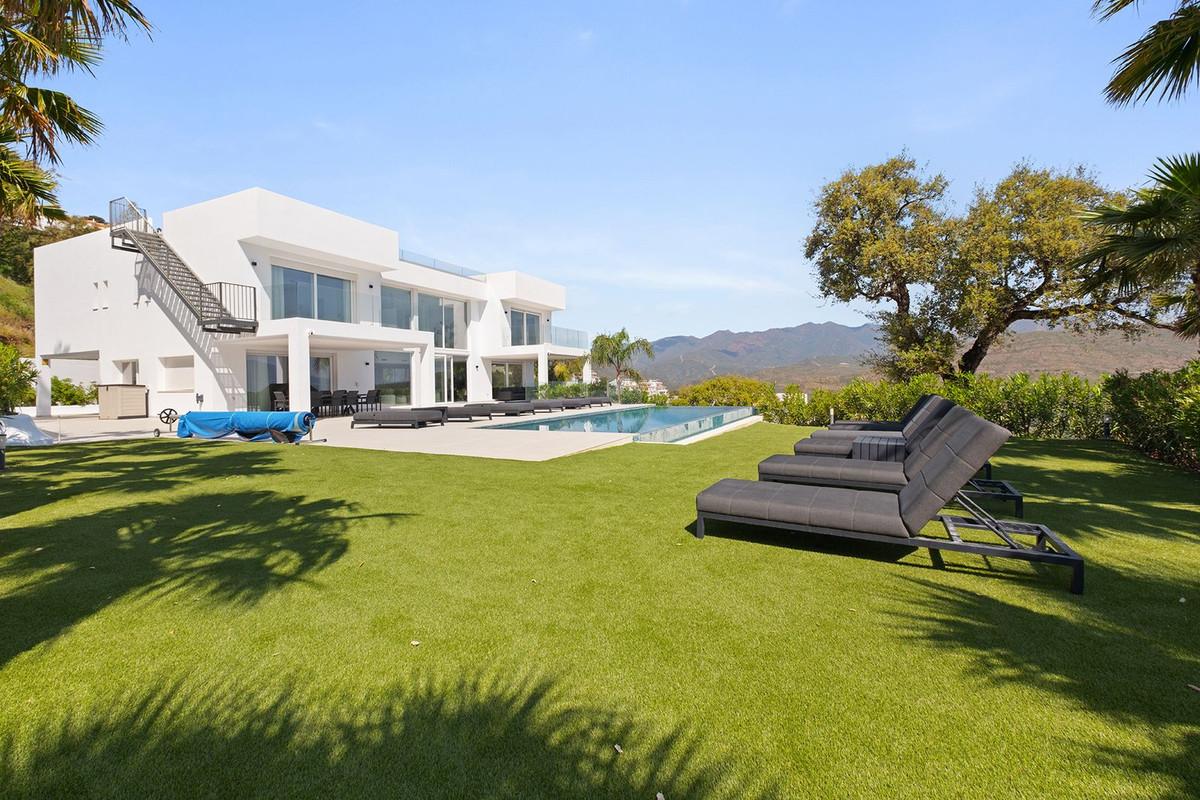 4 bedroom Villas for sale in La Mairena – R4119748 4 bedroom Villas for sale in La Mairena – R4119748