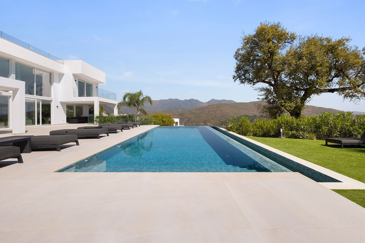 4 bedroom Villas for sale in La Mairena – R4119748 4 bedroom Villas for sale in La Mairena – R4119748