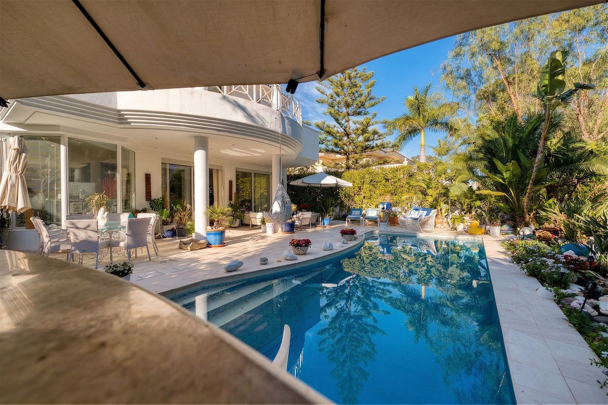 4 bedroom Villas for sale in Nueva Milla de Oro – R5350147 4 bedroom Villas for sale in Nueva Milla de Oro – R5350147