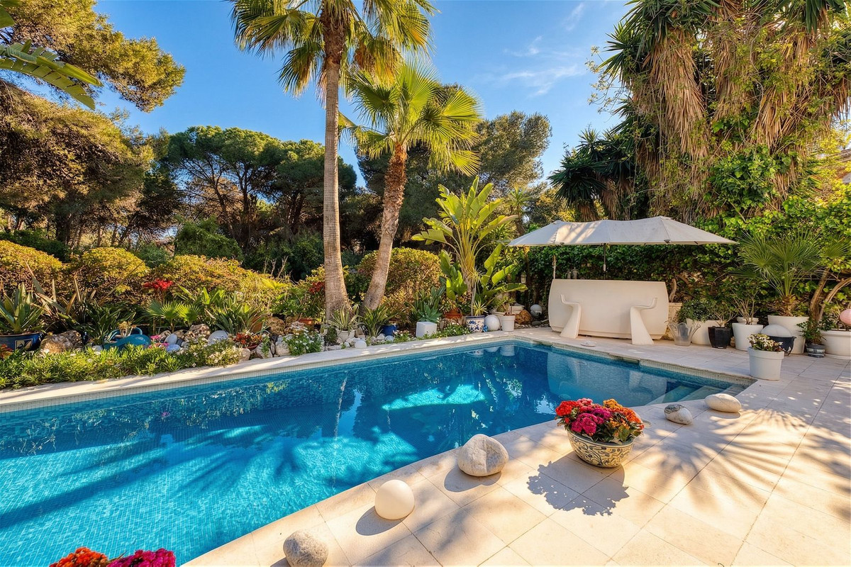 4 bedroom Villas for sale in Nueva Milla de Oro – R5350147 4 bedroom Villas for sale in Nueva Milla de Oro – R5350147