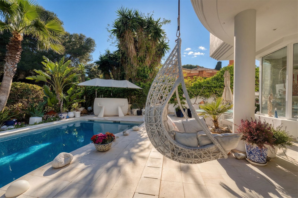 4 bedroom Villas for sale in Nueva Milla de Oro – R5350147 4 bedroom Villas for sale in Nueva Milla de Oro – R5350147