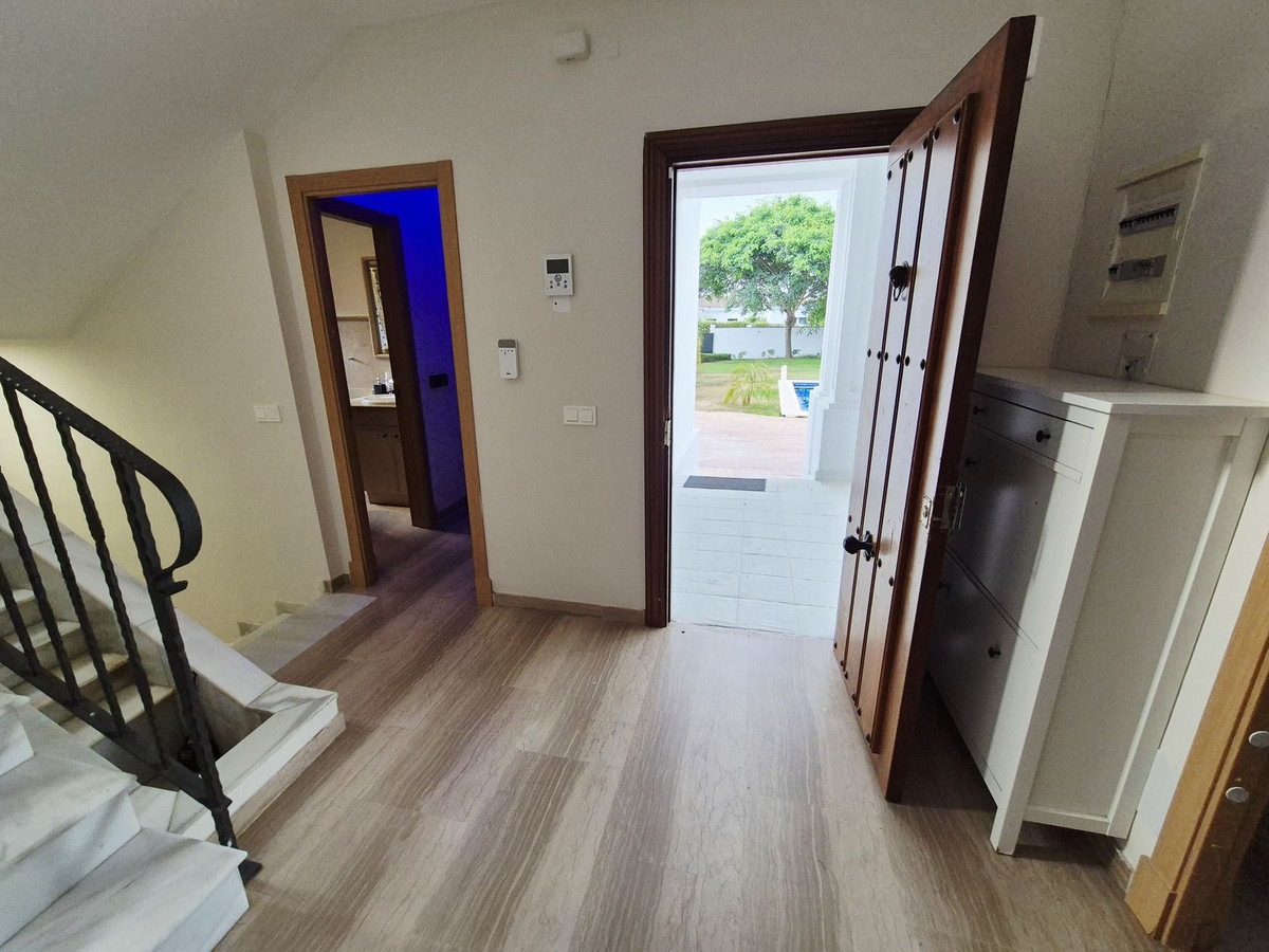 4 bedroom Villas for sale in Guadalmina Baja – R5464795 4 bedroom Villas for sale in Guadalmina Baja – R5464795