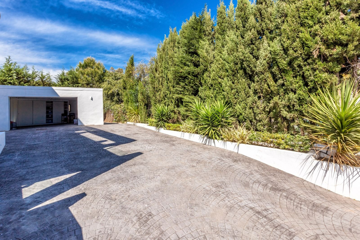 4 bedroom Villas for sale in Calahonda – R5468365 4 bedroom Villas for sale in Calahonda – R5468365