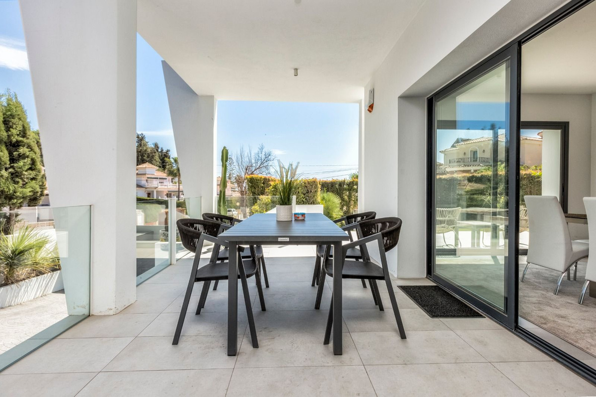 4 bedroom Villas for sale in Calahonda – R5468365 4 bedroom Villas for sale in Calahonda – R5468365