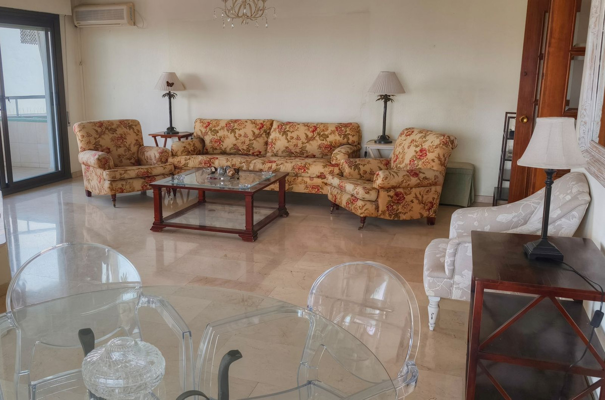 Apartamentos de 4 dormitorios en venta en San Pedro de Alcántara – R5452309 Apartamentos de 4 dormitorios en venta en San Pedro de Alcántara – R5452309