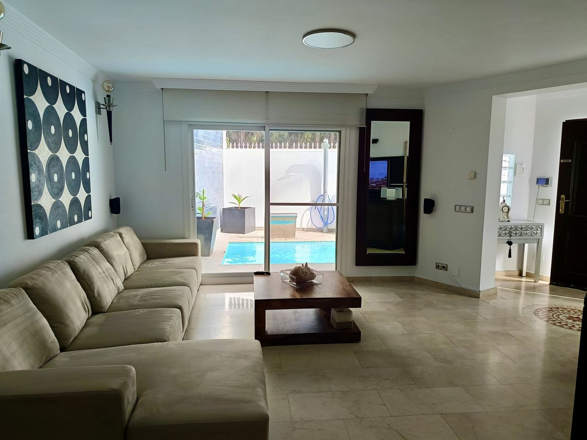 Villas de 4 dormitorios en venta en San Pedro de Alcántara – R4984426 Villas de 4 dormitorios en venta en San Pedro de Alcántara – R4984426
