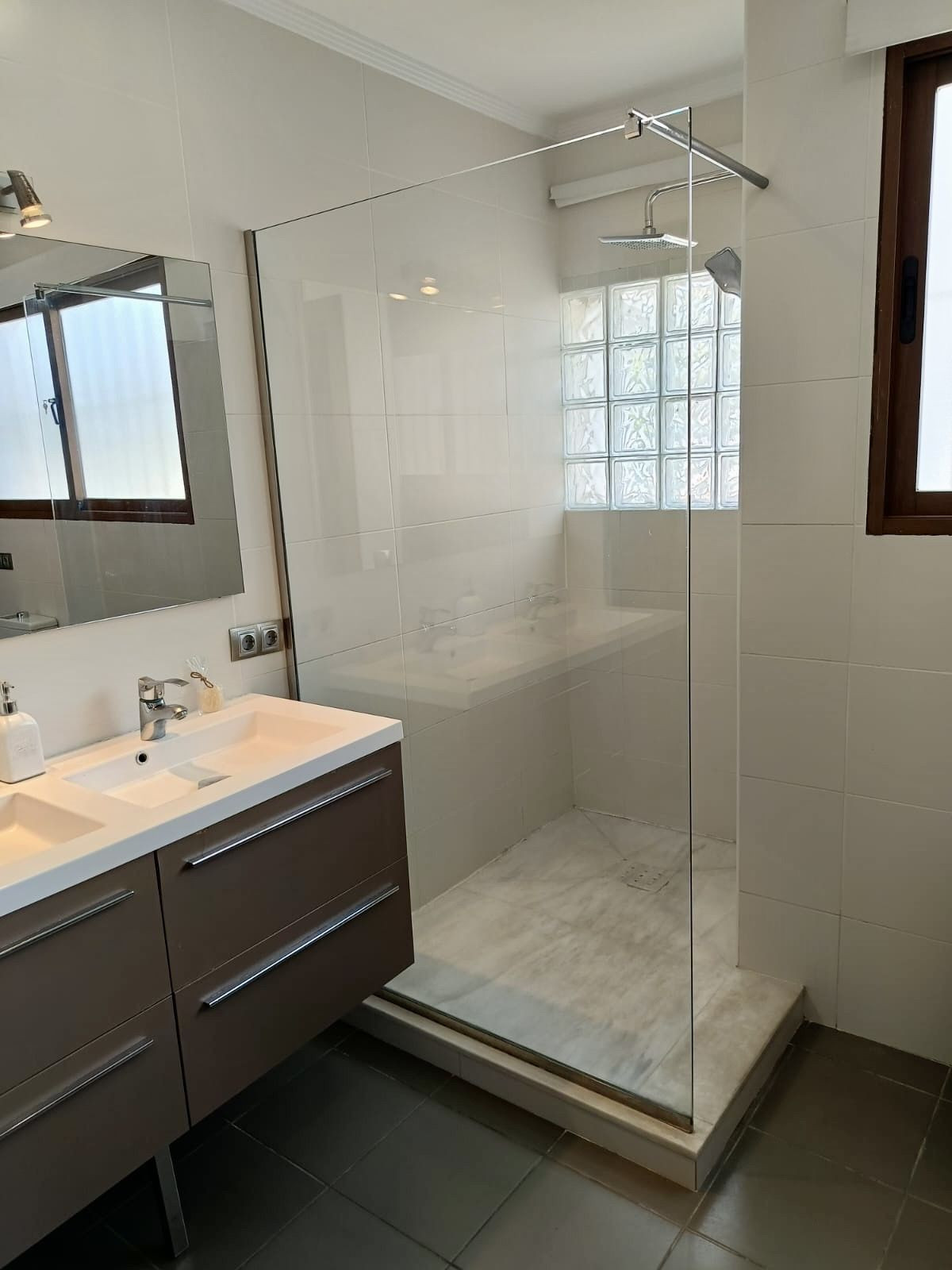 Villas de 4 dormitorios en venta en San Pedro de Alcántara – R4984426 Villas de 4 dormitorios en venta en San Pedro de Alcántara – R4984426