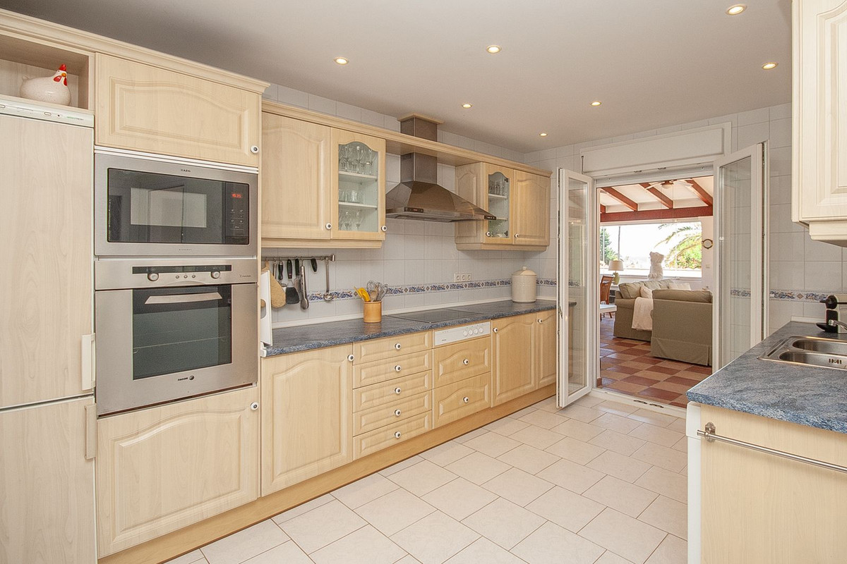 4 bedroom Villas for sale in Marbesa – R5272894 4 bedroom Villas for sale in Marbesa – R5272894