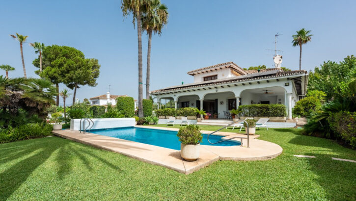 Villas de 4 dormitorios en venta en San Pedro de Alcántara – R5447320 Villas de 4 dormitorios en venta en San Pedro de Alcántara – R5447320 en