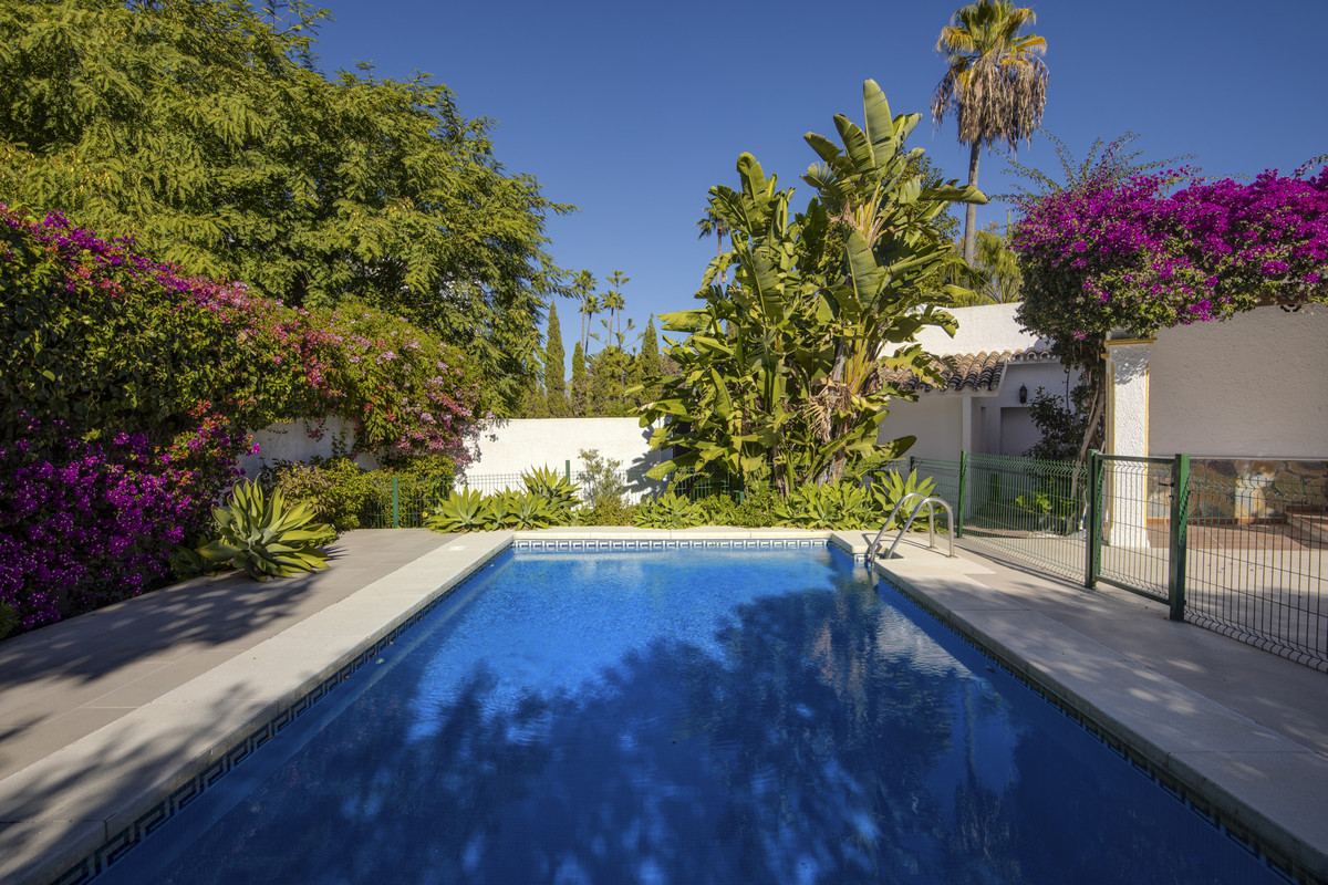 4 bedroom Villas for sale in Guadalmina Alta – R5227861 4 bedroom Villas for sale in Guadalmina Alta – R5227861