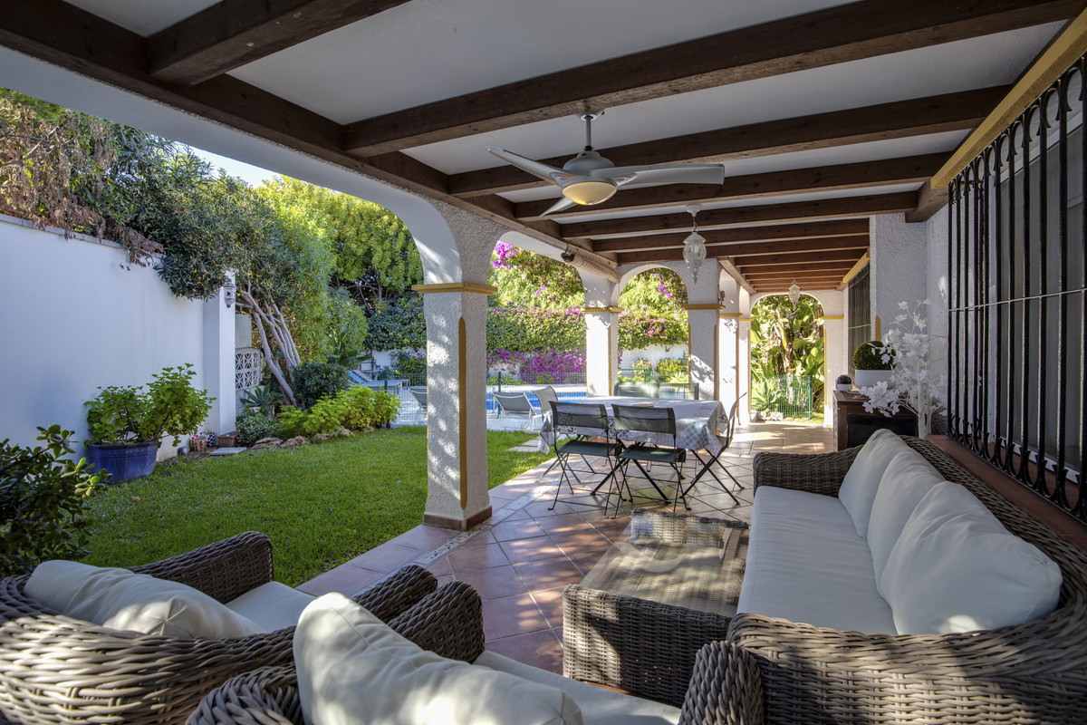 4 bedroom Villas for sale in Guadalmina Alta – R5227861 4 bedroom Villas for sale in Guadalmina Alta – R5227861