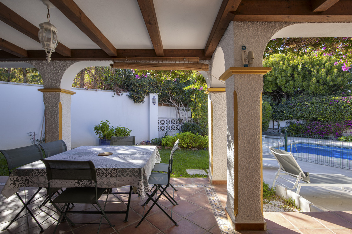 4 bedroom Villas for sale in Guadalmina Alta – R5227861 4 bedroom Villas for sale in Guadalmina Alta – R5227861