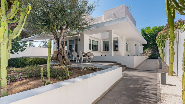 4 bedroom Villas for sale in Marbella – R5155102 4 bedroom Villas for sale in Marbella – R5155102 in
