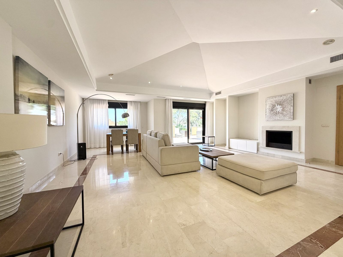 2 bedroom Penthouses for sale in Puerto Banús – R5461540 2 bedroom Penthouses for sale in Puerto Banús – R5461540