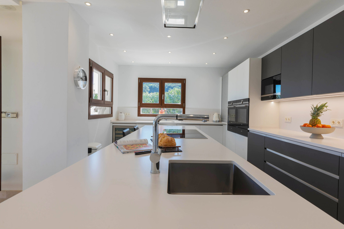 4 bedroom Villas for sale in Benahavís – R5379574 4 bedroom Villas for sale in Benahavís – R5379574
