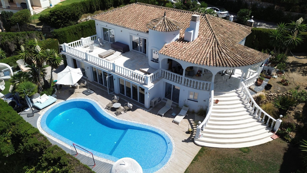Villas de 5 dormitorios en venta en Elviria – R4307608 Villas de 5 dormitorios en venta en Elviria – R4307608