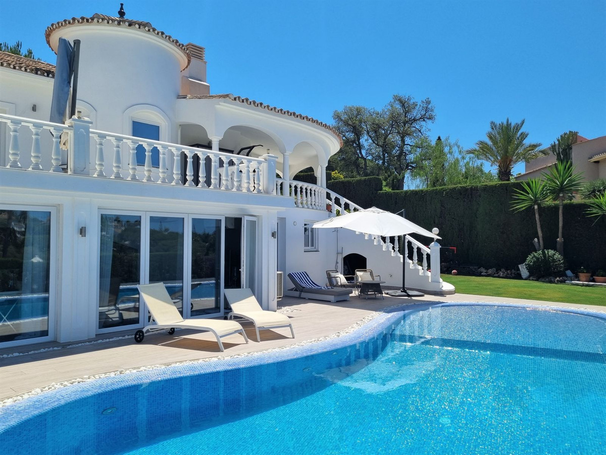 Villas de 5 dormitorios en venta en Elviria – R4307608 Villas de 5 dormitorios en venta en Elviria – R4307608