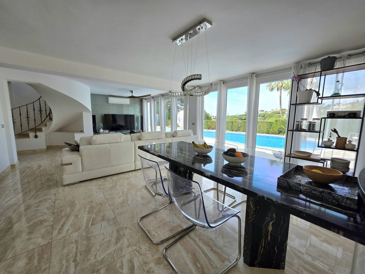 Villas de 5 dormitorios en venta en Elviria – R4307608 Villas de 5 dormitorios en venta en Elviria – R4307608