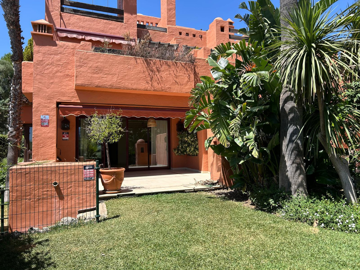 Adosados de 4 dormitorios en venta en Milla de Oro – R5408644 Adosados de 4 dormitorios en venta en Milla de Oro – R5408644