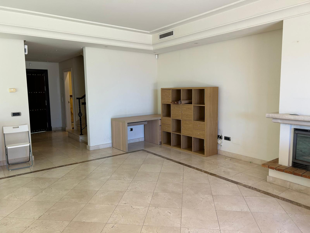 Adosados de 4 dormitorios en venta en Milla de Oro – R5408644 Adosados de 4 dormitorios en venta en Milla de Oro – R5408644