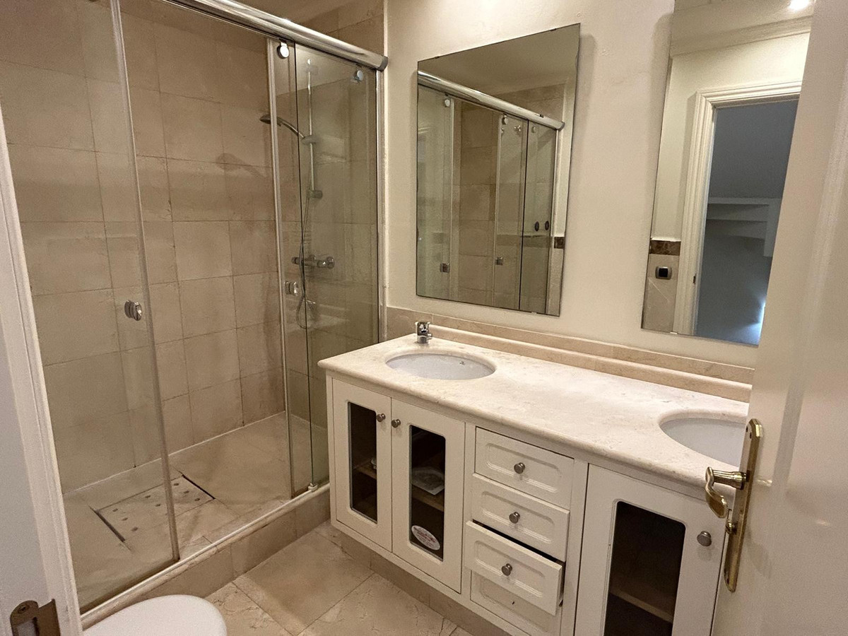 Adosados de 4 dormitorios en venta en Milla de Oro – R5408644 Adosados de 4 dormitorios en venta en Milla de Oro – R5408644
