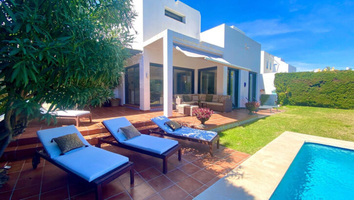 Villas de 6 dormitorios en venta en Nueva Andalucía – R5318779 Villas de 6 dormitorios en venta en Nueva Andalucía – R5318779 en