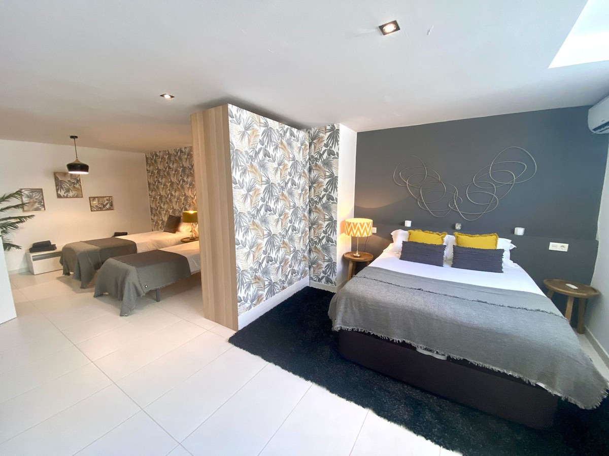 Villas de 6 dormitorios en venta en Nueva Andalucía – R5318779 Villas de 6 dormitorios en venta en Nueva Andalucía – R5318779